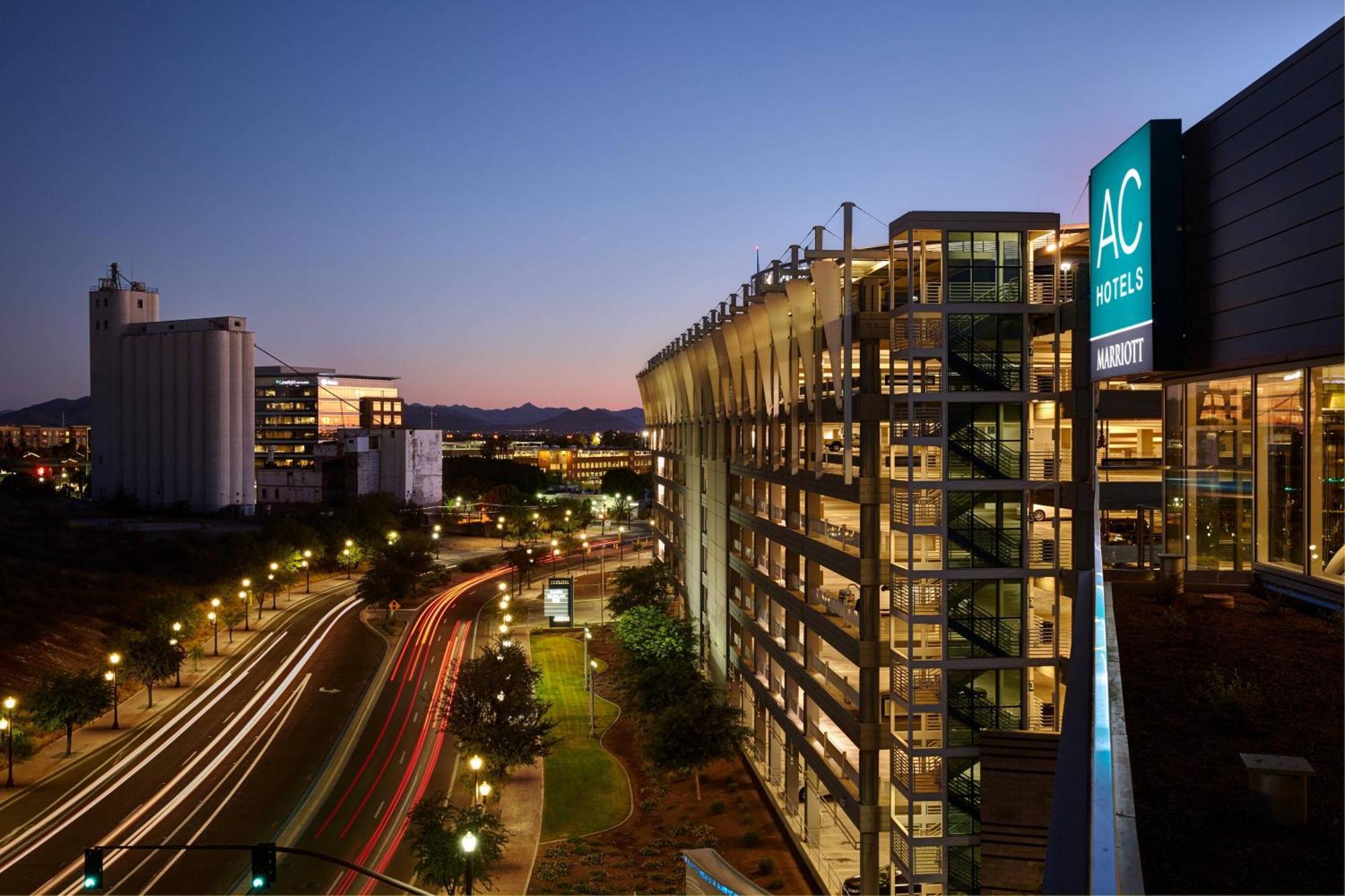 Ac Hotel By Marriott Phoenix Tempe/Downtown Bagian luar foto